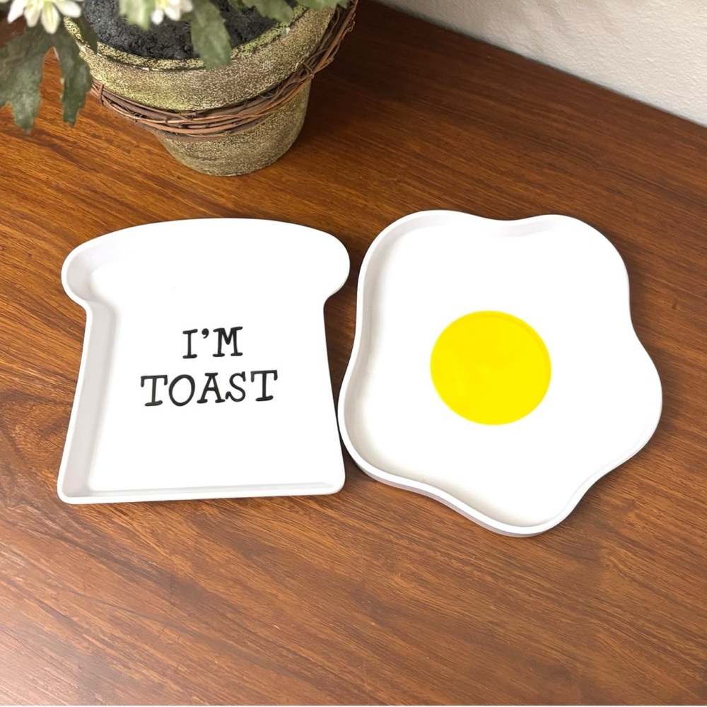 NOVELTY POP ART EGG & TOAST PLATE SET WHIMSICAL KIDCORE MELAMINE FOODIE KITSCH